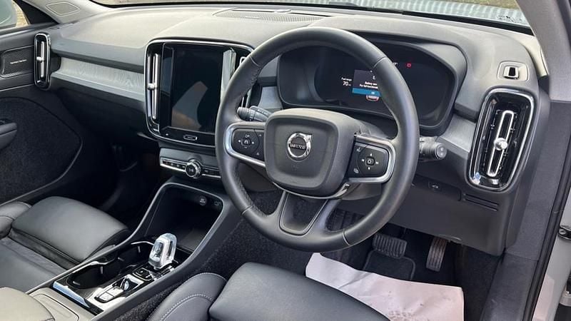 Used Volvo XC40 Ultra 163 HP (119 kW) 2025 Grey SUV