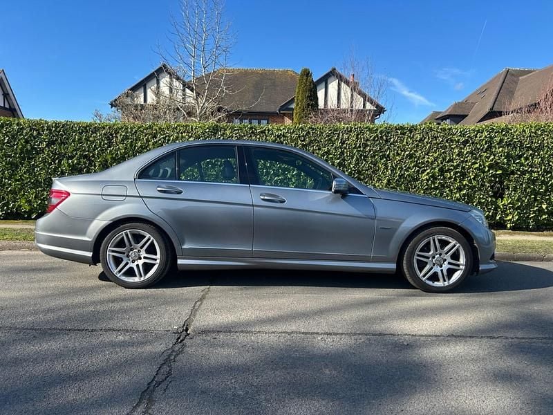 Used Mercedes C180 156 HP (114 kW) 2010 Silver Sedan