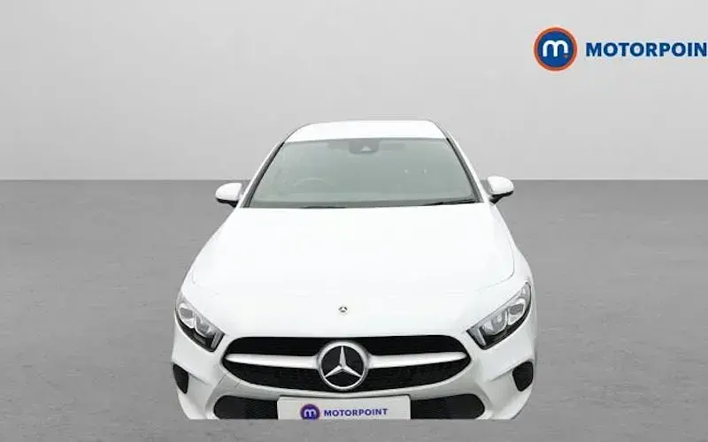 Used Mercedes A180 Executive 136 HP (100 kW) 2022 White Hatchback