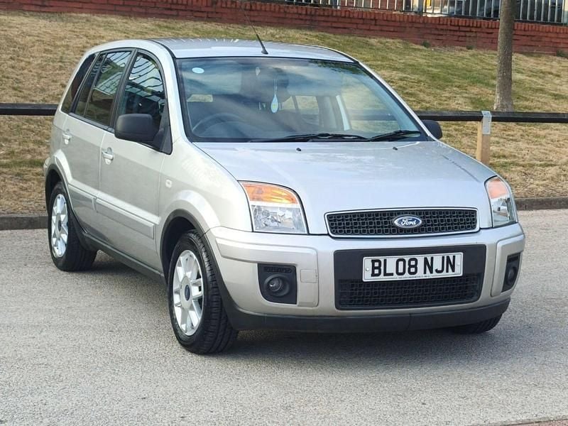 Silver Used 2008 Ford Fusion Zetec Hatchback | £2,000 (Good price) - Image 1/4