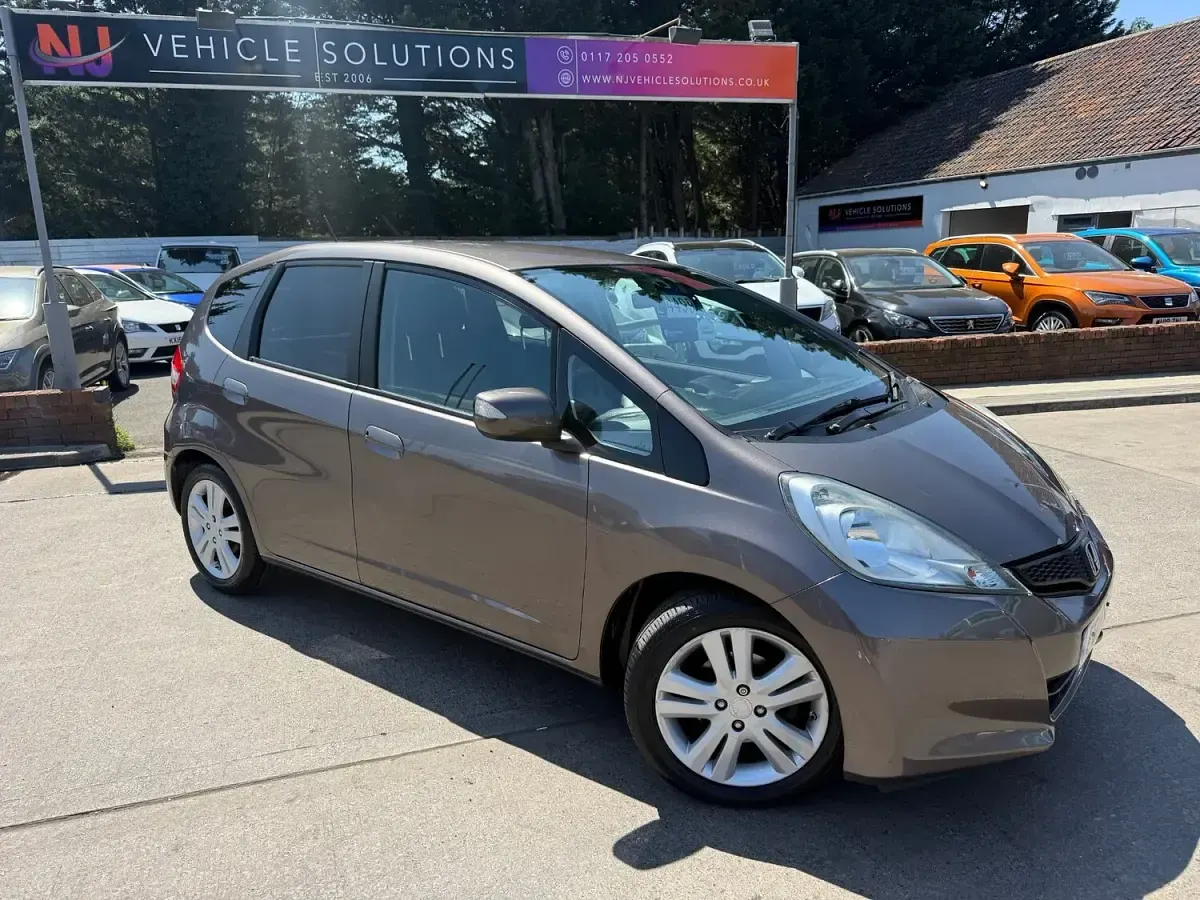 Used Honda Jazz ES 2015 Brown Hatchback