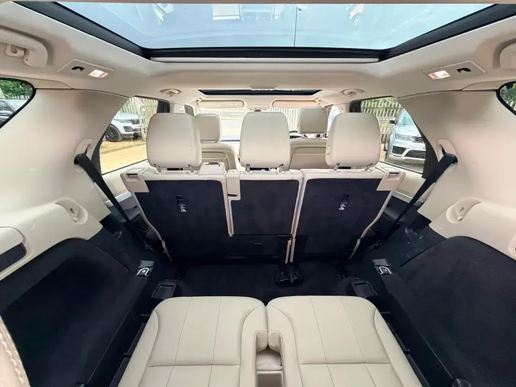 Used Land Rover Discovery Landmark 306 HP (225 kW) 2019 Blue SUV