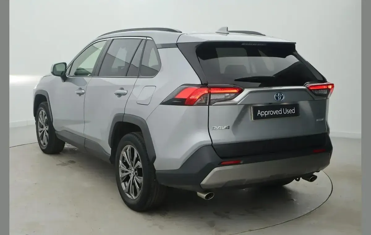 Used Toyota RAV4 Hybrid Design 214 HP (157 kW) 2022 Silver SUV