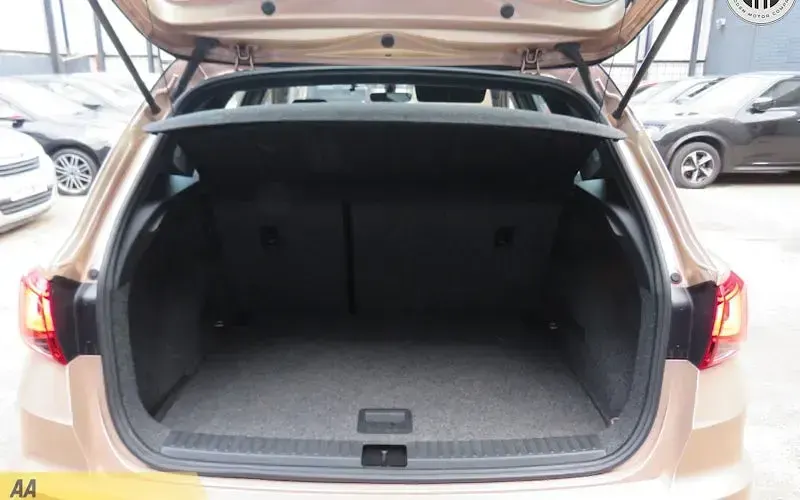 Used Seat Arona XCELLENCE 116 HP (85 kW) 2018 Gold SUV