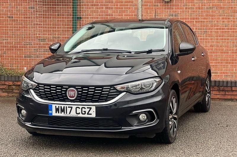 Black Used 2017 Fiat Tipo Lounge Hatchback | £4,700 (Good price) - Image 1/1