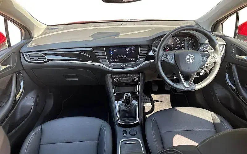 Used Vauxhall Astra Elite 145 HP (106 kW) 2020 Red Hatchback