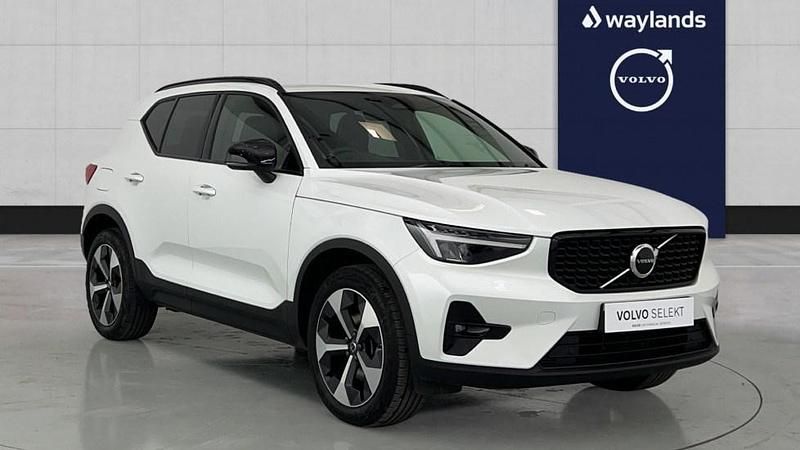 White Used 2024 Volvo XC40 Plus SUV | £32,591 (Fair price) - Image 1/4