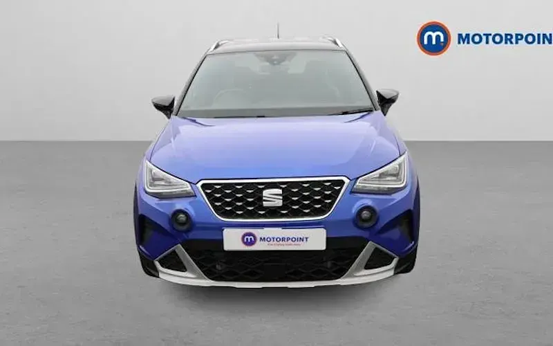 Usado Seat Arona Xperience Lux 110 CV (80 kW) 2023 Azul SUV