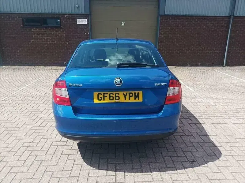 Used Skoda Rapid SE 90 HP (66 kW) 2016 Blue Hatchback
