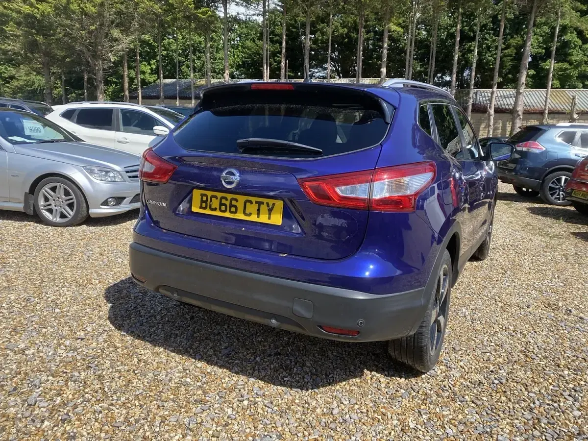 Used Nissan Qashqai N-Connecta 110 HP (80 kW) 2016 Blue SUV