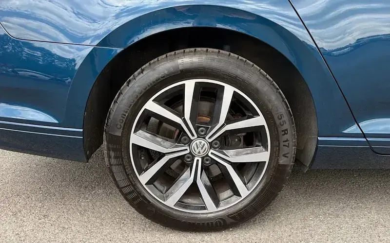 Used VW Passat SEL 150 HP (110 kW) 2019 Blue Sedan
