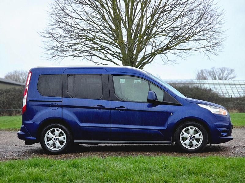 Used Ford Tourneo Connect Titanium 2015 Blue MPV