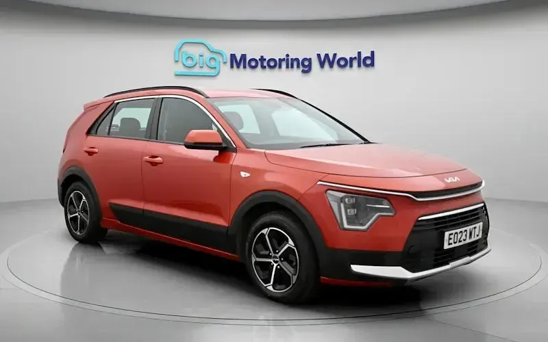 Used Kia Niro 141 HP (103 kW) 2023 Orange SUV