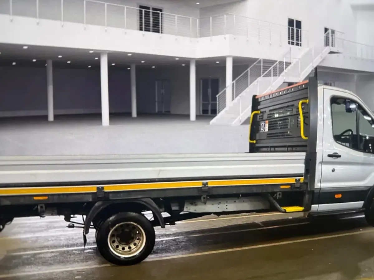 Usado Ford Transit 130 CV (95 kW) 2022 Plateado Descapotable