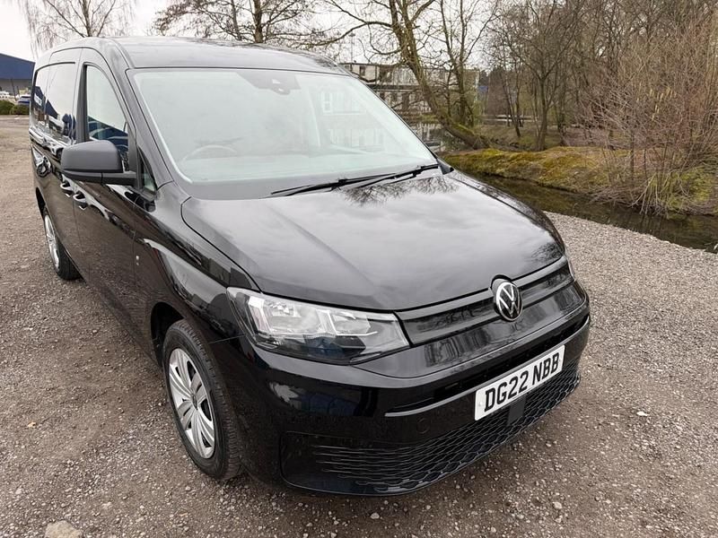 Used VW Caddy Maxi 102 HP (75 kW) 2022 Black MPV