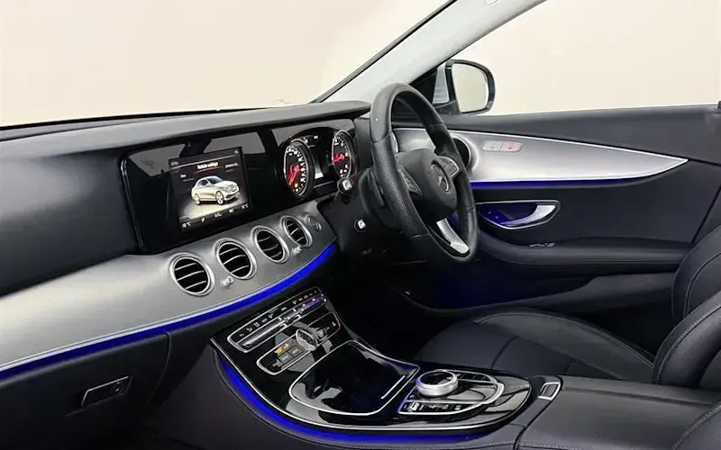 Second-hand Mercedes E200 SE 150 CP (110 kW) 2017 Argintiu Berlinǎ