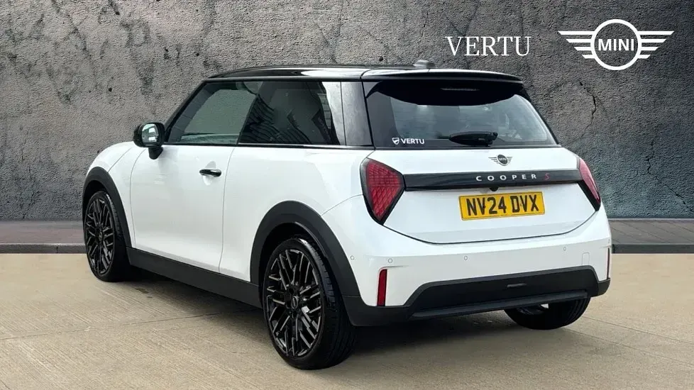 Used Mini Cooper S Hatch 201 HP (147 kW) 2024 White Hatchback