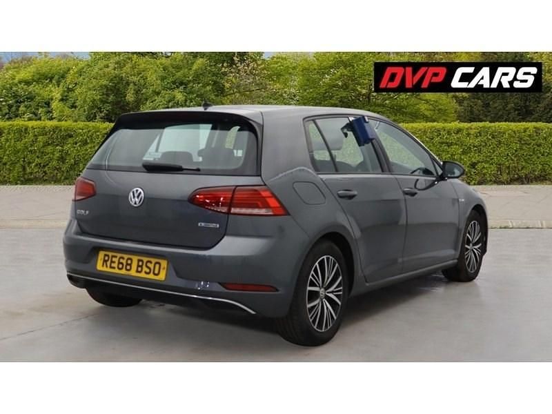 Used VW Golf VII SE 130 HP (95 kW) 2018 Grey Hatchback