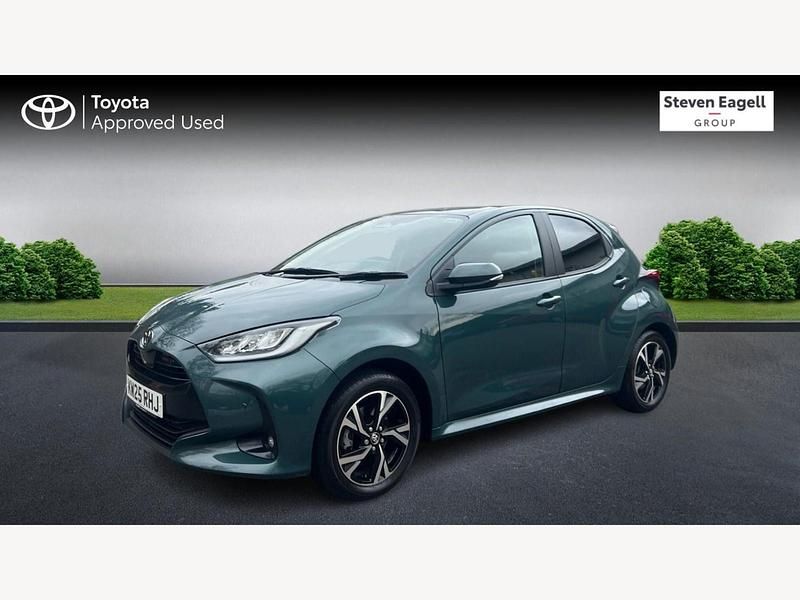 Used Toyota Yaris Hybrid Design 2025 Green Hatchback