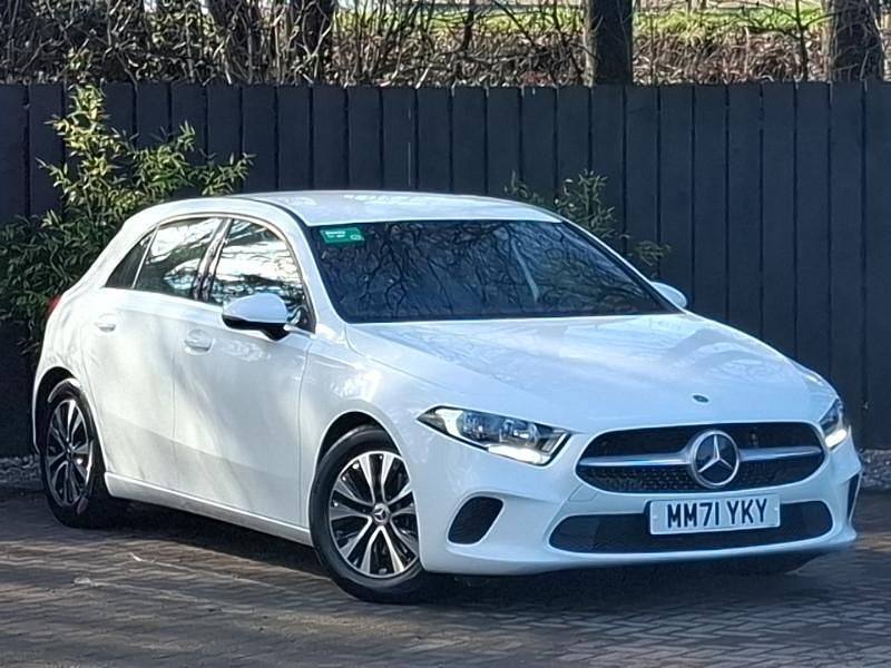 Used Mercedes A180 SE 136 HP (100 kW) 2022 White Hatchback