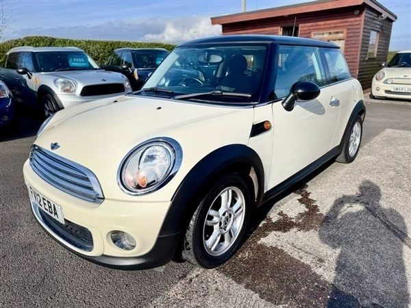 White Used 2012 Mini Cooper Hatch Hatchback | £4,195 (Fair price) - Image 1/1