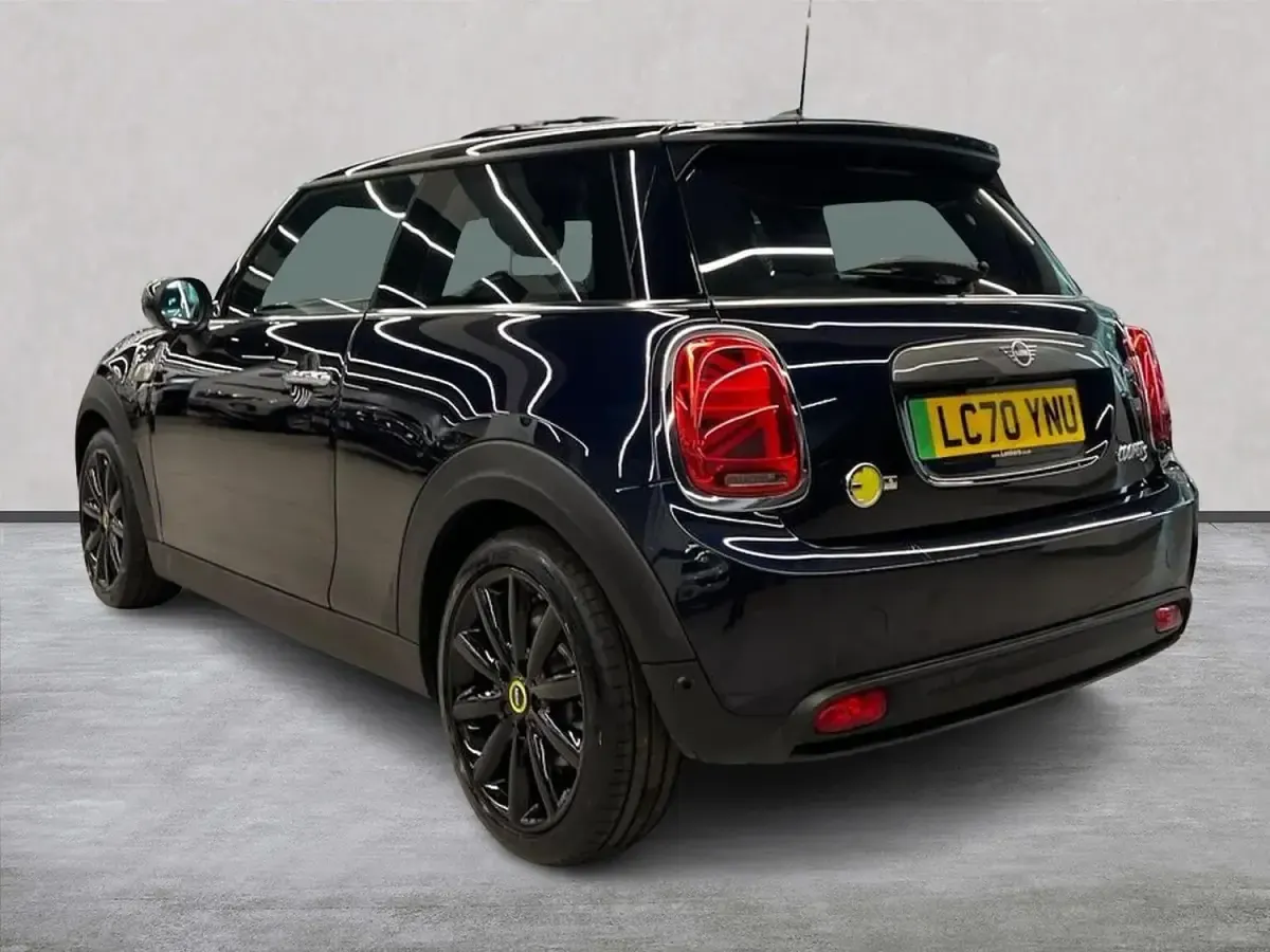 Usado Mini Cooper SE Hatch 135 kW (184 CV) 2020 Negro Utilitario