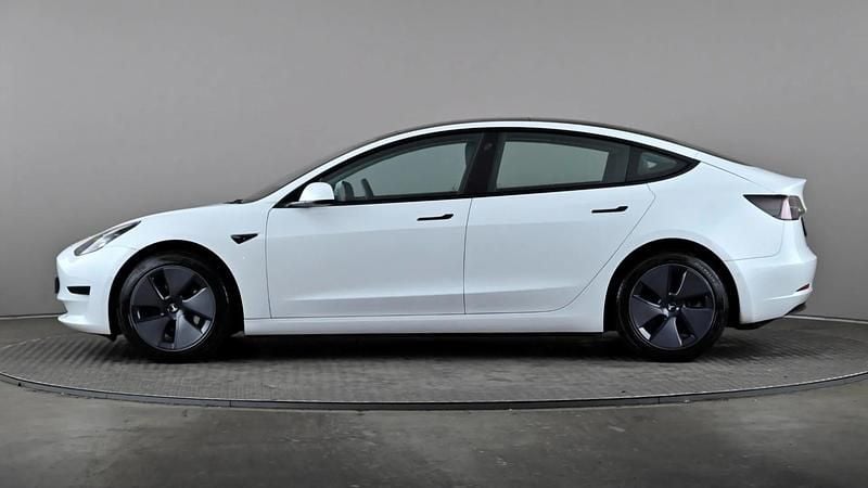 Used Tesla Model 3 Standard Range 180 kW (245 HP) 2022 White Sedan