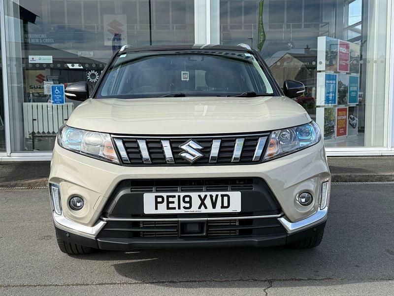 Used Suzuki Vitara SZ5 140 HP (102 kW) 2019 Cream SUV