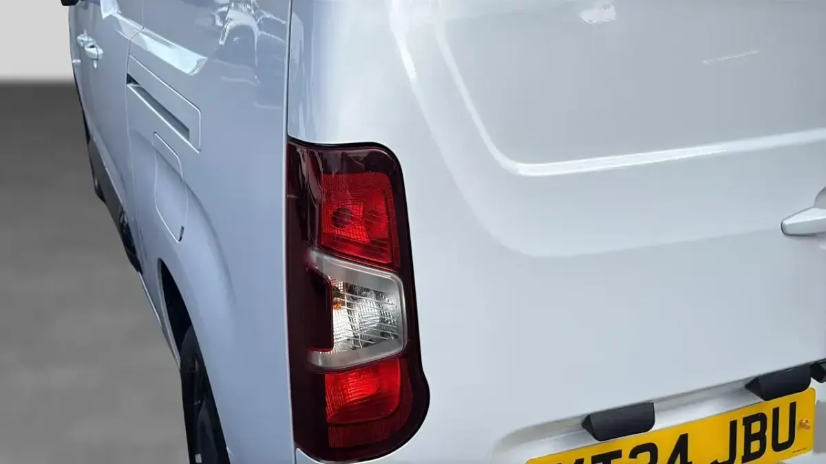 Used Peugeot Partner 101 HP (74 kW) 2024 White MPV