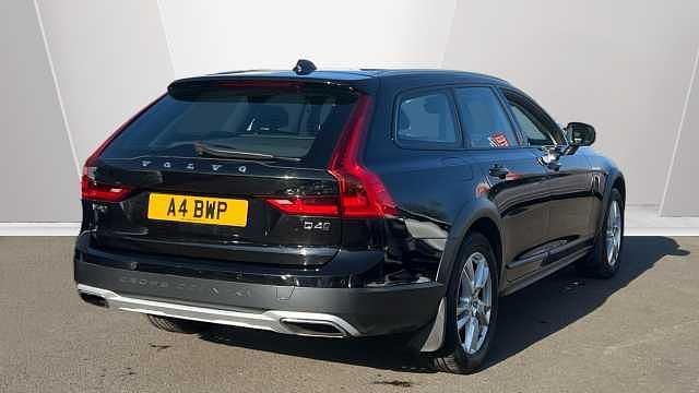 Used Volvo V90 CC 188 HP (138 kW) 2018 Estate