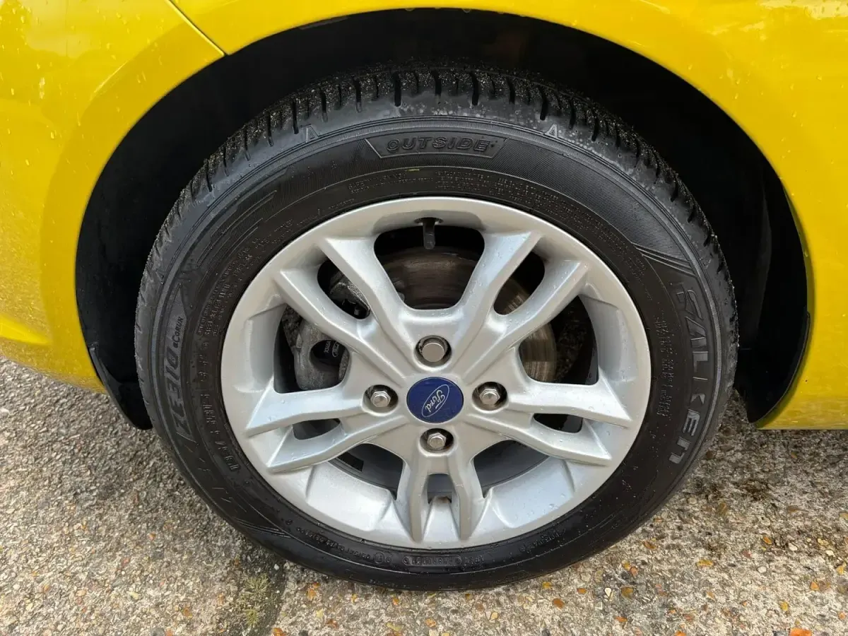Used Ford Fiesta Zetec 2014 Yellow Hatchback