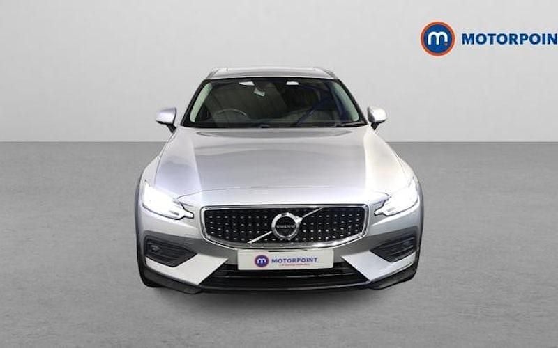 Used Volvo V60 CC 250 HP (183 kW) 2021 Silver Estate