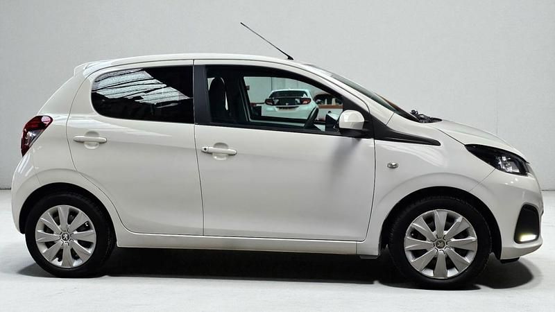 Used Peugeot 108 Active 68 HP (50 kW) 2018 White Hatchback