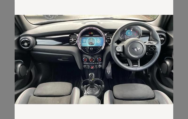 Used Mini Cooper Hatch 136 HP (100 kW) 2024 Grey Hatchback