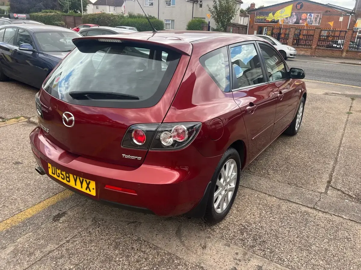 Used Mazda 3 Takara 105 HP (77 kW) 2008 Red Hatchback