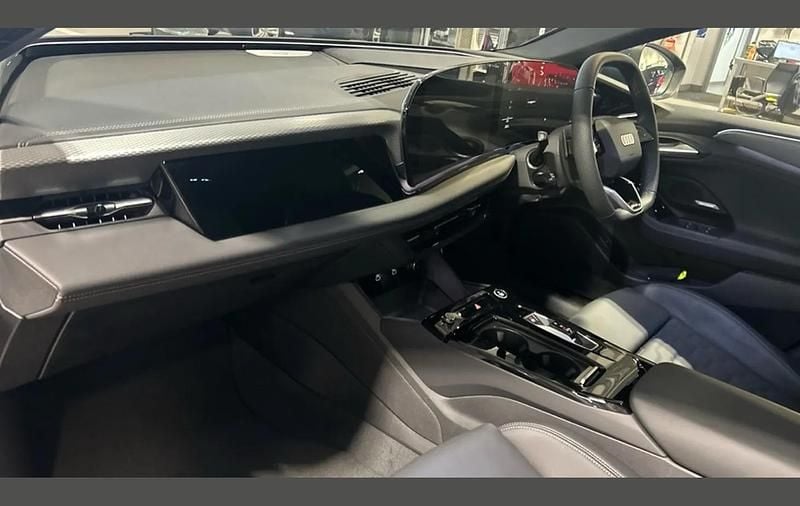 Usado Audi e-tron S-Line 210 kW (286 HP) 2025 Azul SUV