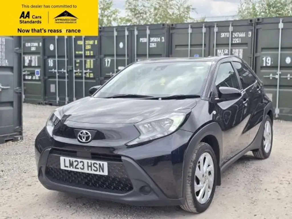 Used Toyota Aygo X PURE 72 HP (52 kW) 2023 Black SUV