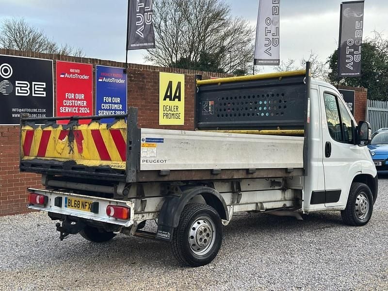 Used Peugeot Boxer Business-Line 130 HP (95 kW) 2018 White Van