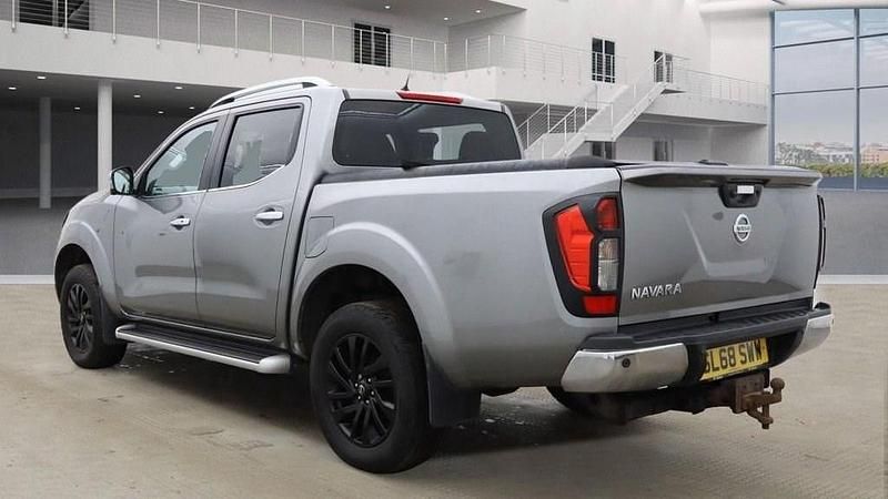 Used Nissan Navara Tekna 190 HP (139 kW) 2018 Grey Pickup