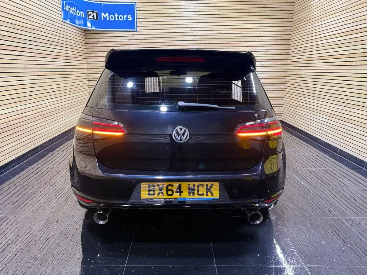 Używany VW Golf VII SE 122 KM (89 kW) 2014 Czarny Hatchback