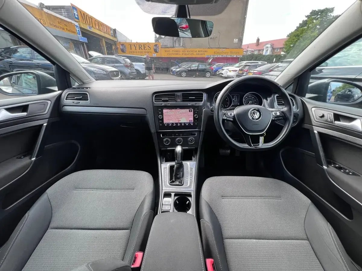 Used VW Golf VII SE 125 HP (91 kW) 2017 Grey Hatchback