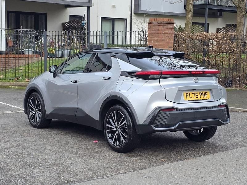 Used Toyota C-HR 2025 Silver SUV