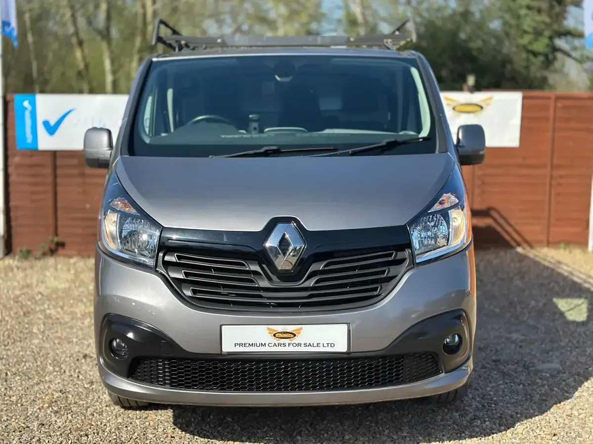 Used Renault Trafic 2019 Grey MPV