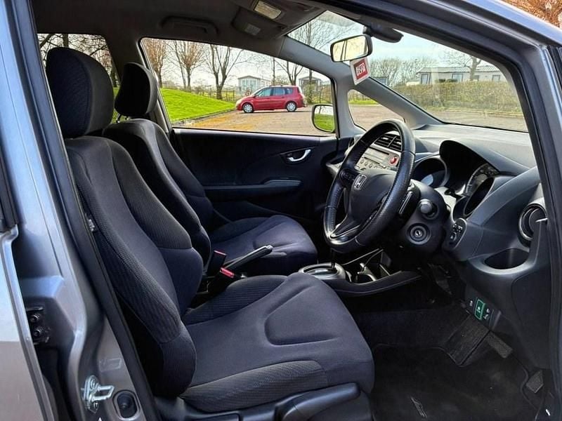 Used Honda Jazz Hybrid 102 HP (75 kW) 2012 Silver Hatchback