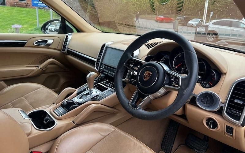 Usado Porsche Cayenne Platinum Edition 262 HP (192 kW) 2016 Preto SUV