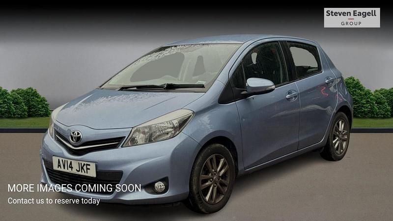 Used Toyota Yaris 2014 Blue Hatchback