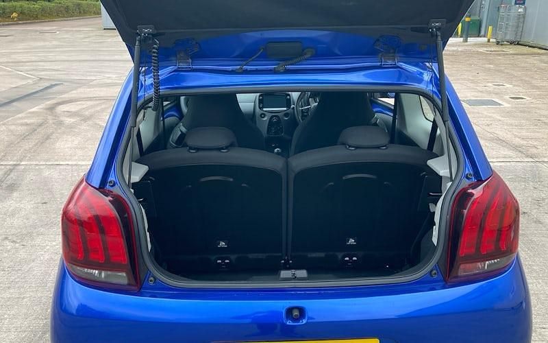 Begagnad Peugeot 108 Active 72 HK (52 kW) 2021 Halvkombi
