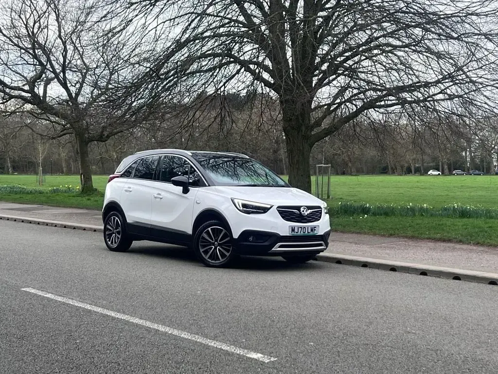Used Vauxhall Crossland X Elite 130 HP (95 kW) 2020 White SUV