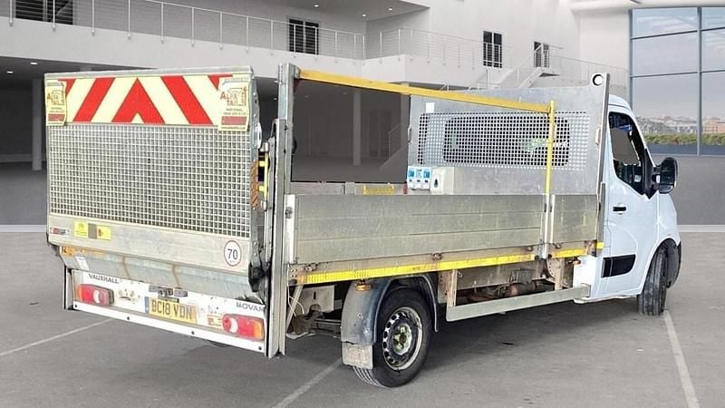 Used Vauxhall Movano 130 HP (95 kW) 2018 White MPV