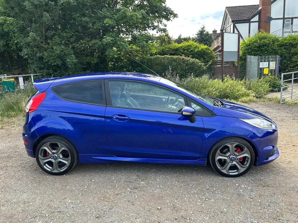 Used Ford Fiesta ST 2017 Blue Hatchback